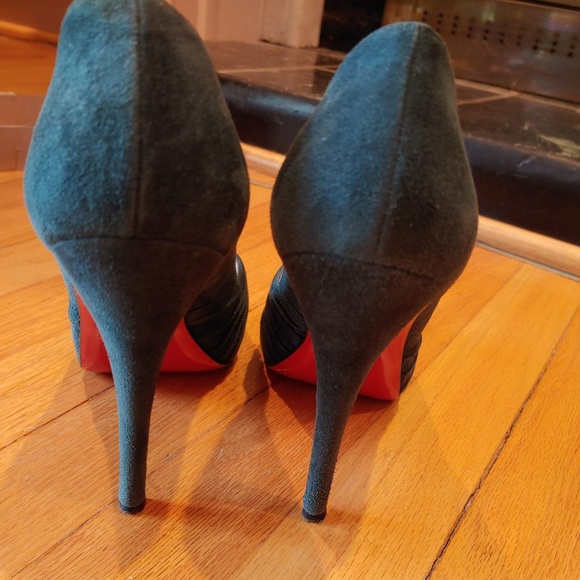 Christian Louboutin green suede pumps size 37.5 - Picture 4 of 6